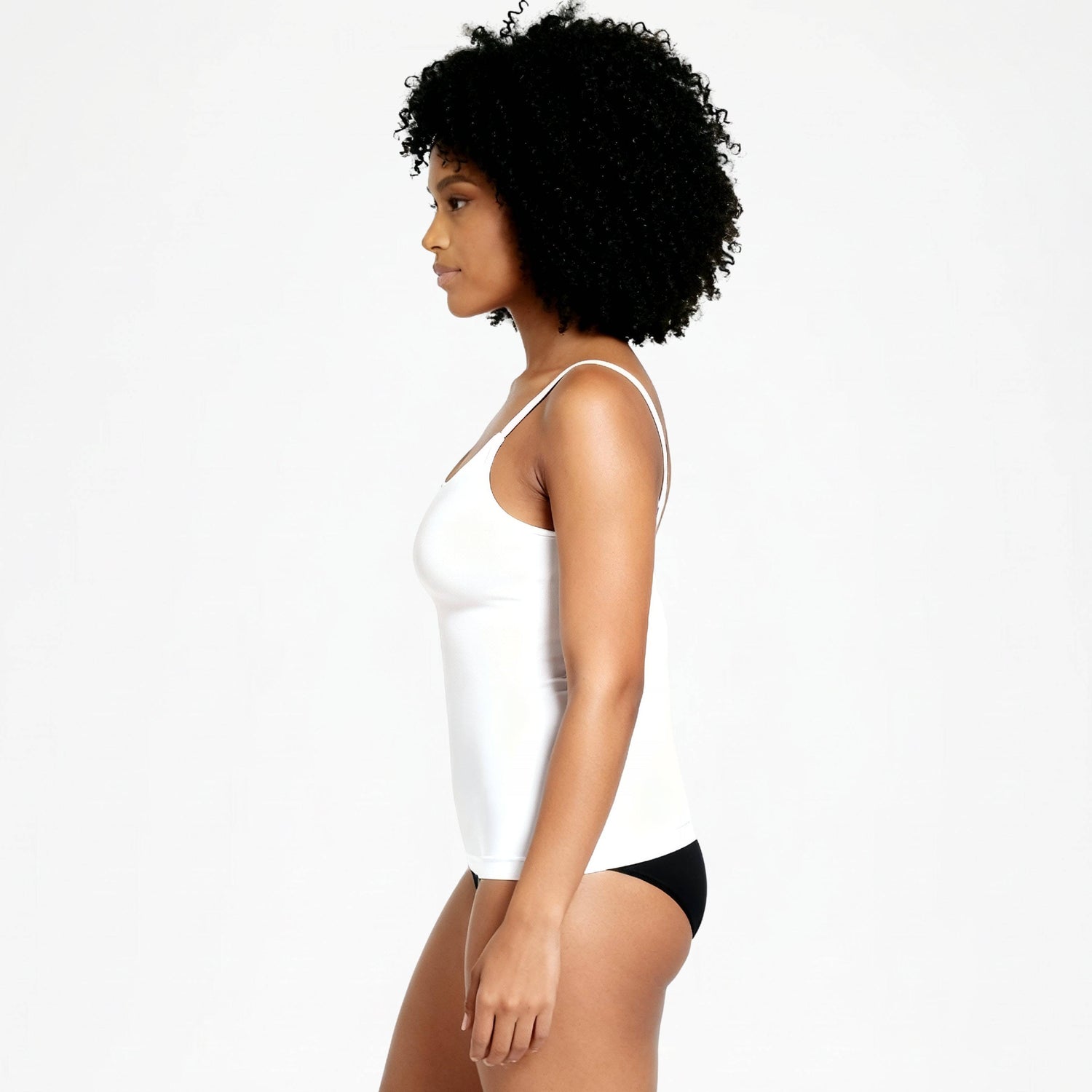 Korrigierendes Oberteil mit verstellbaren Trägern